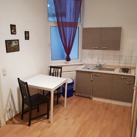 Apostel Πανσιόν 3*